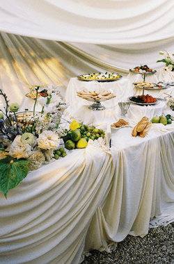 Soft pink and green floral ambiance detail